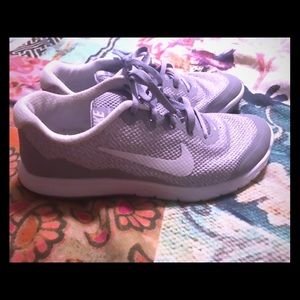 Nike Tennis Shoes Size 8